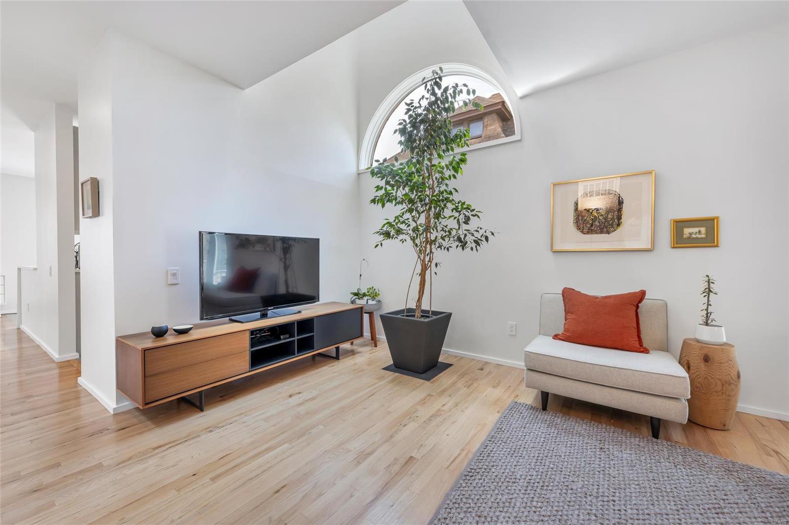 35 N Newstead Avenue Unit: 1