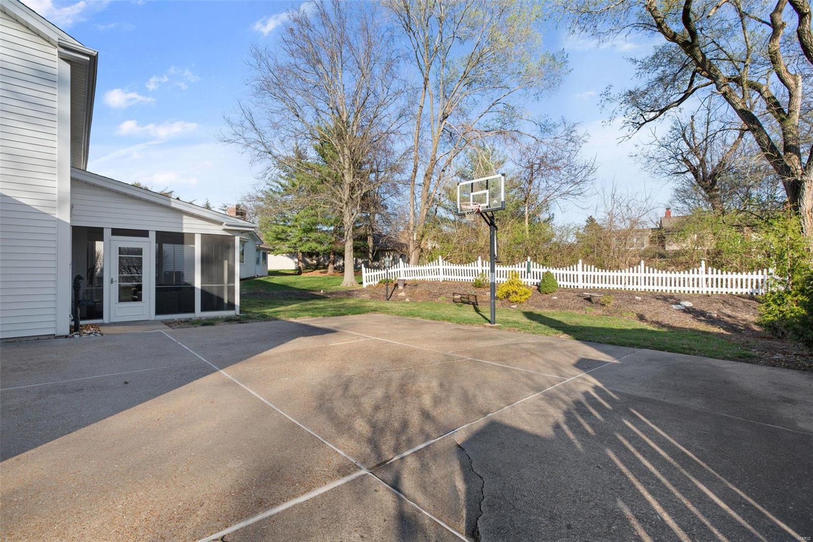 2122 Trailcrest Drive