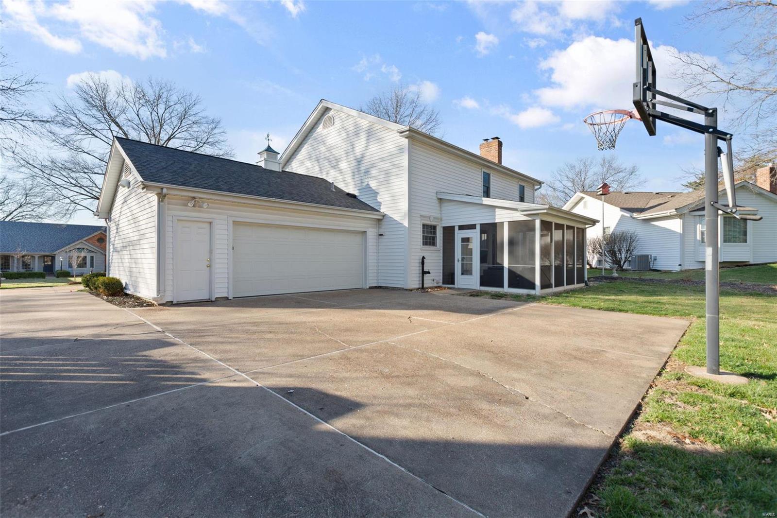 2122 Trailcrest Drive