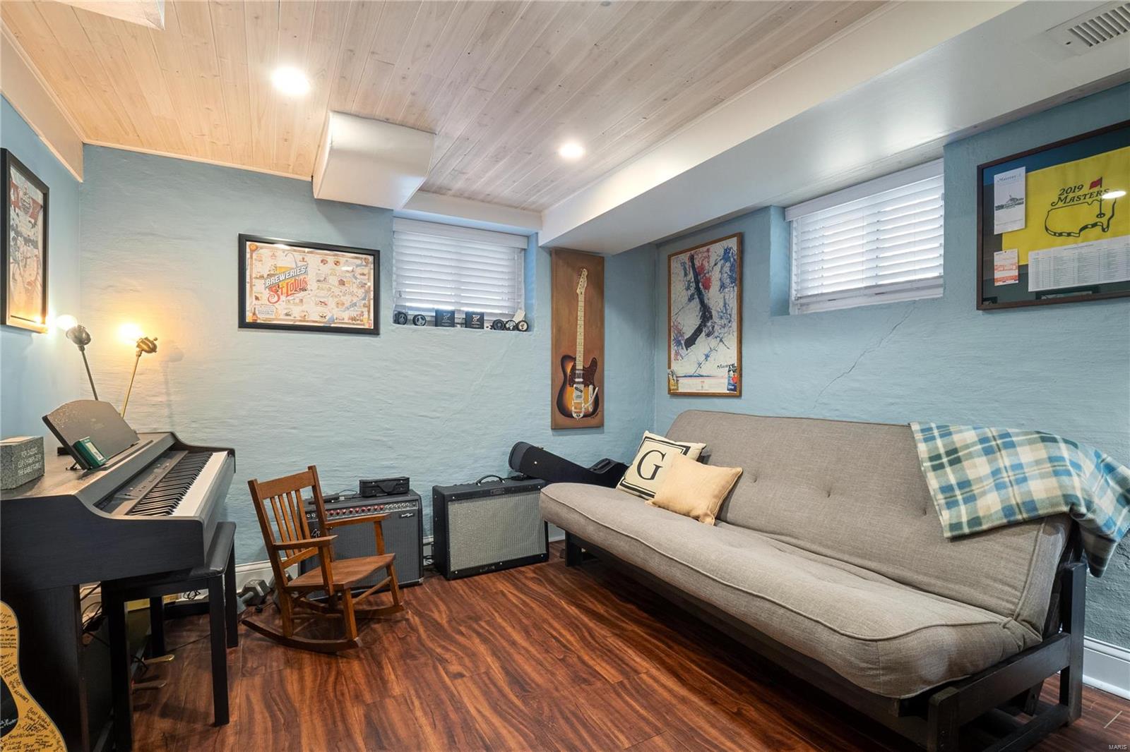 6114 Southwest Avenue