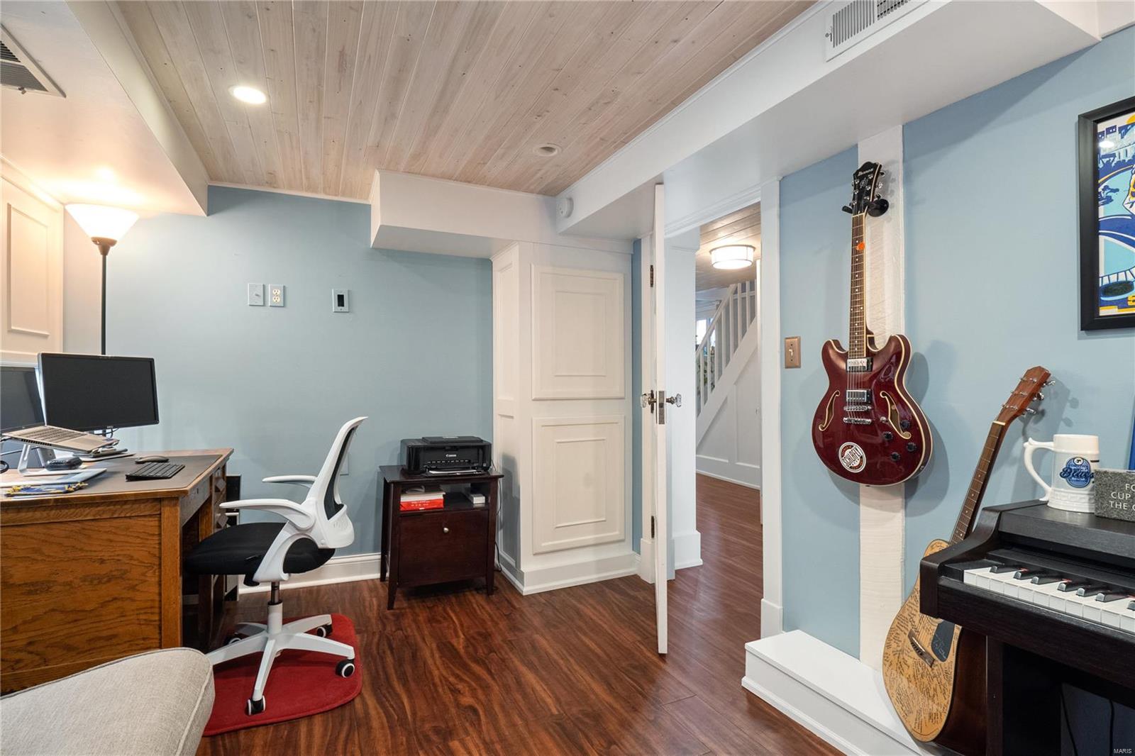 6114 Southwest Avenue