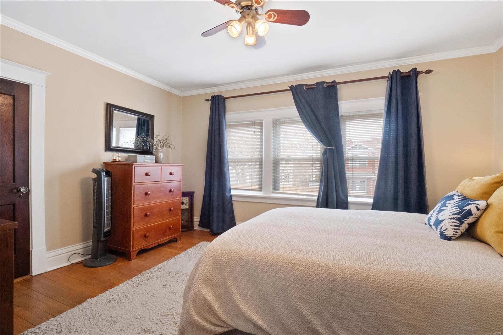 6114 Southwest Avenue