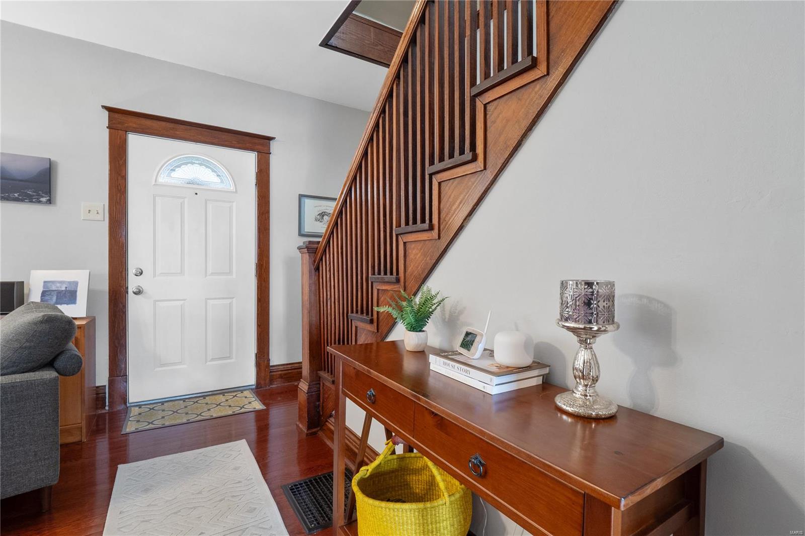 6114 Southwest Avenue