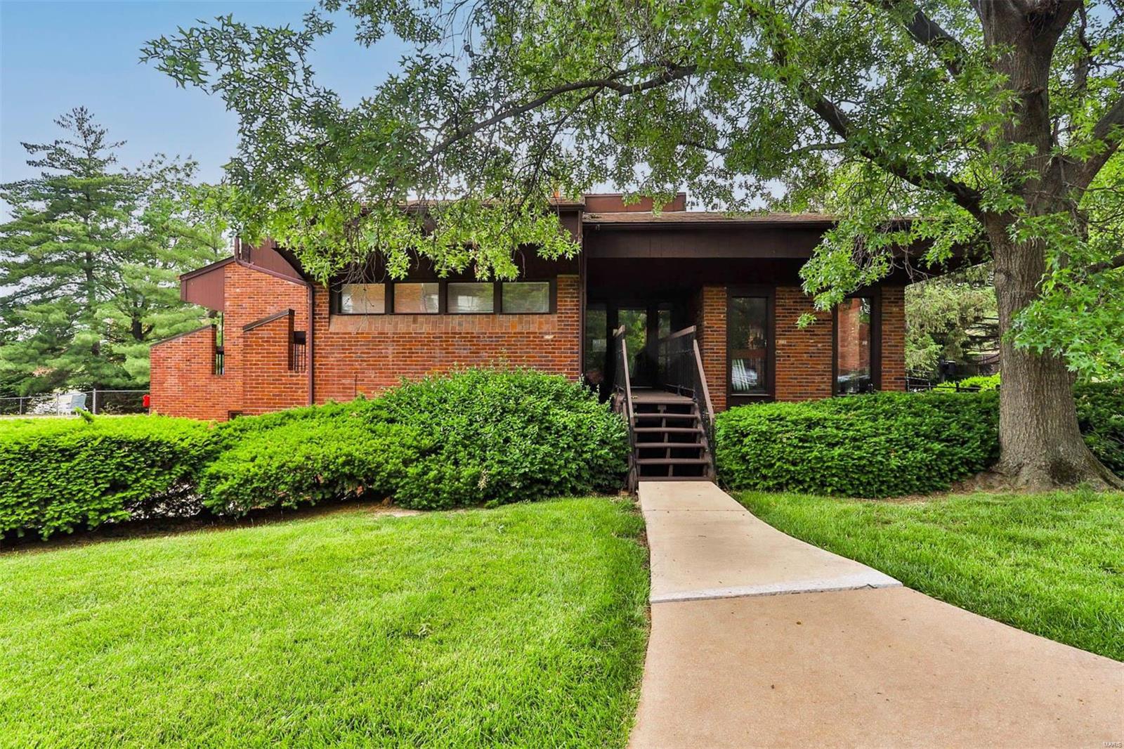 572 Coeur De Royale Drive Unit: 108