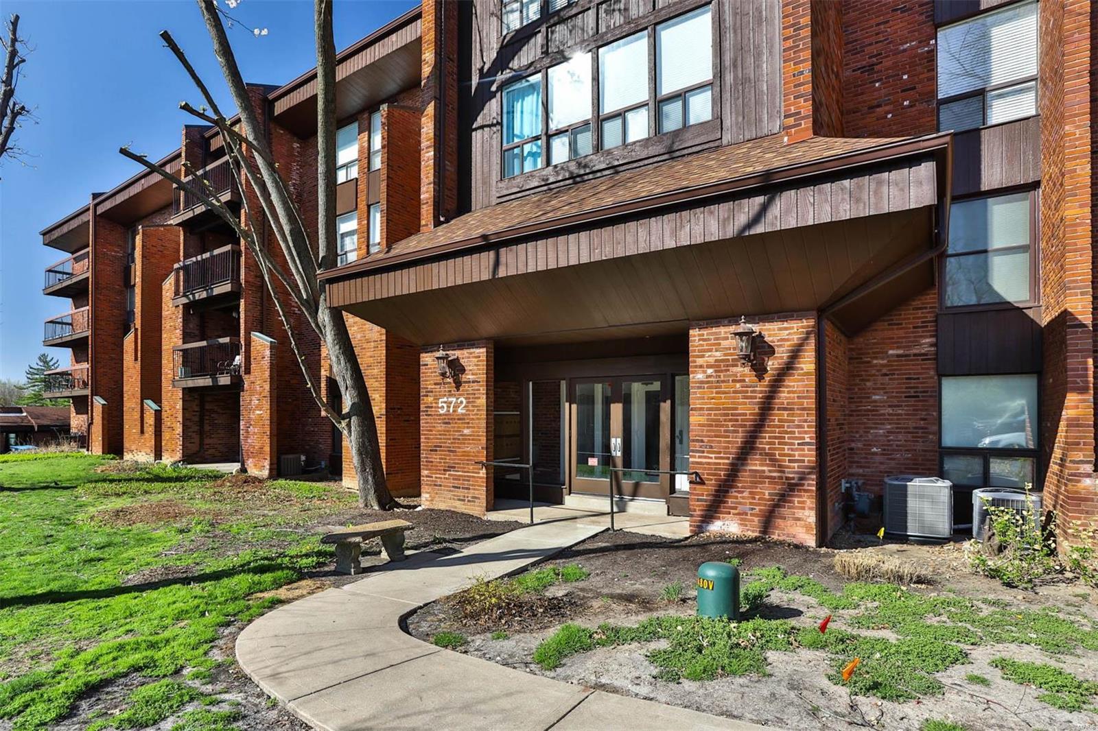 572 Coeur De Royale Drive Unit: 108