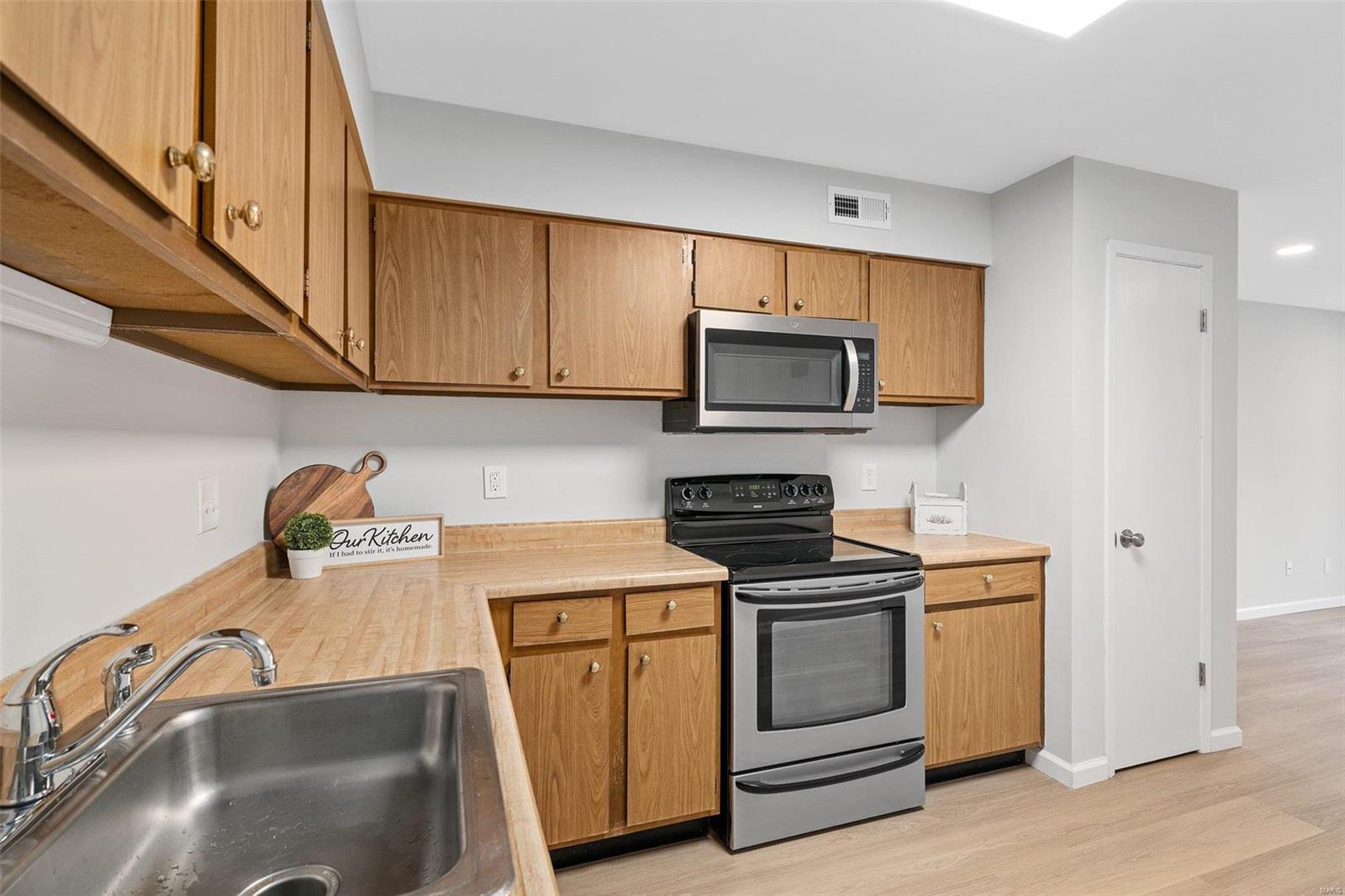 4333 Arrow tree Drive Unit: L