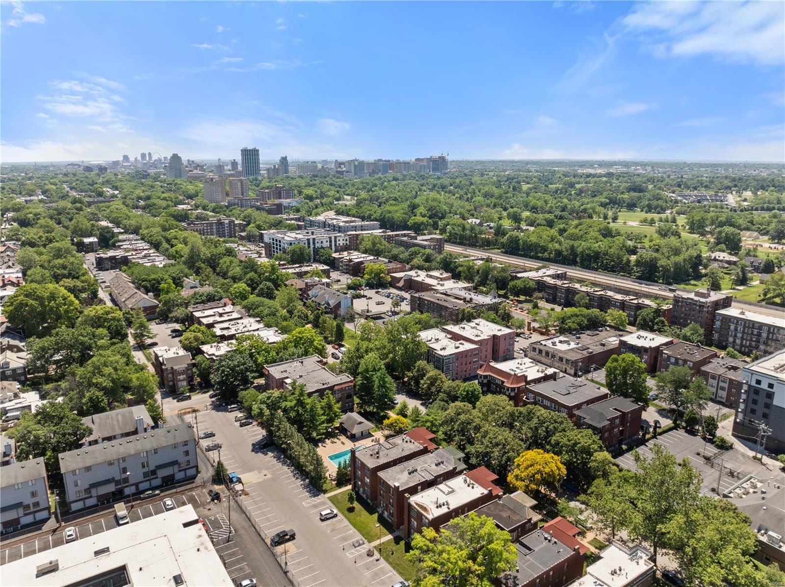 5653 Waterman Boulevard Unit: 22