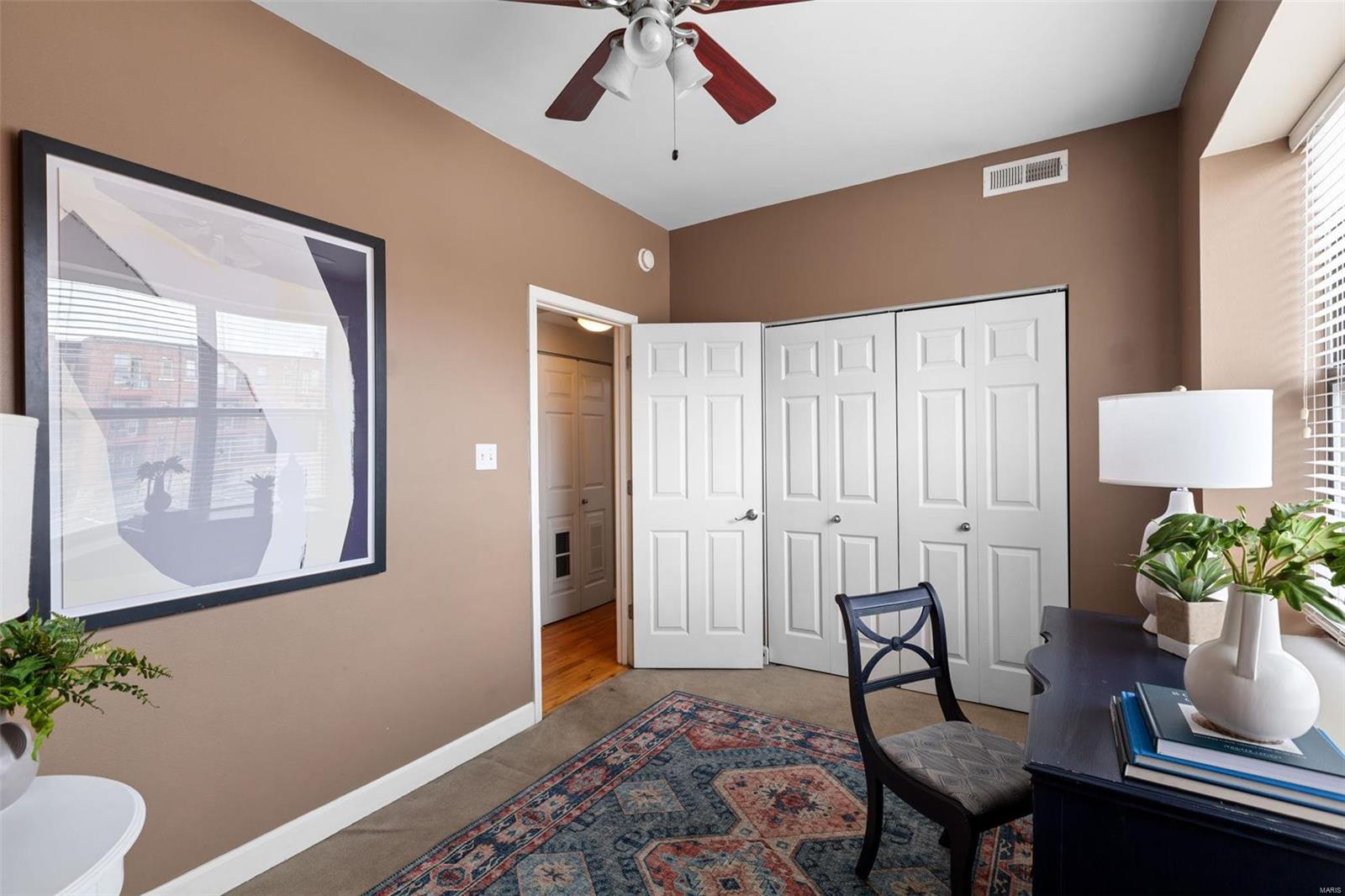 5653 Waterman Boulevard Unit: 22