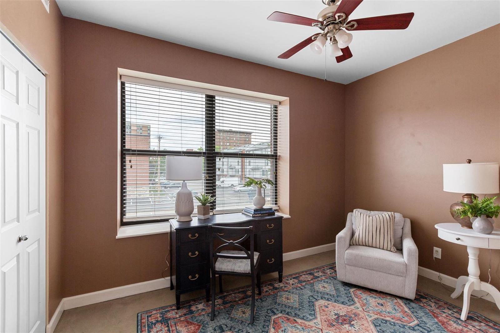 5653 Waterman Boulevard Unit: 22