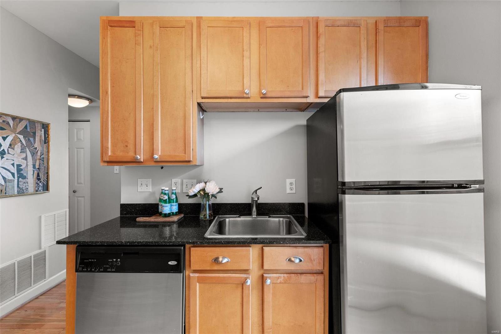 5653 Waterman Boulevard Unit: 22