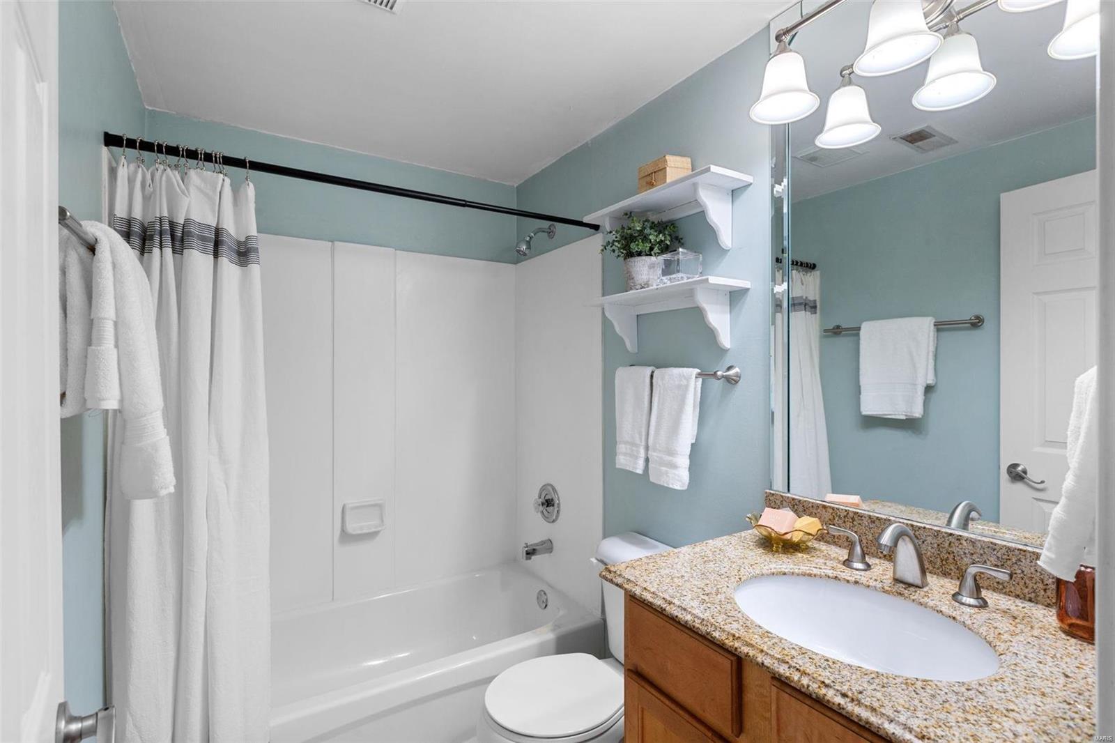 5653 Waterman Boulevard Unit: 22