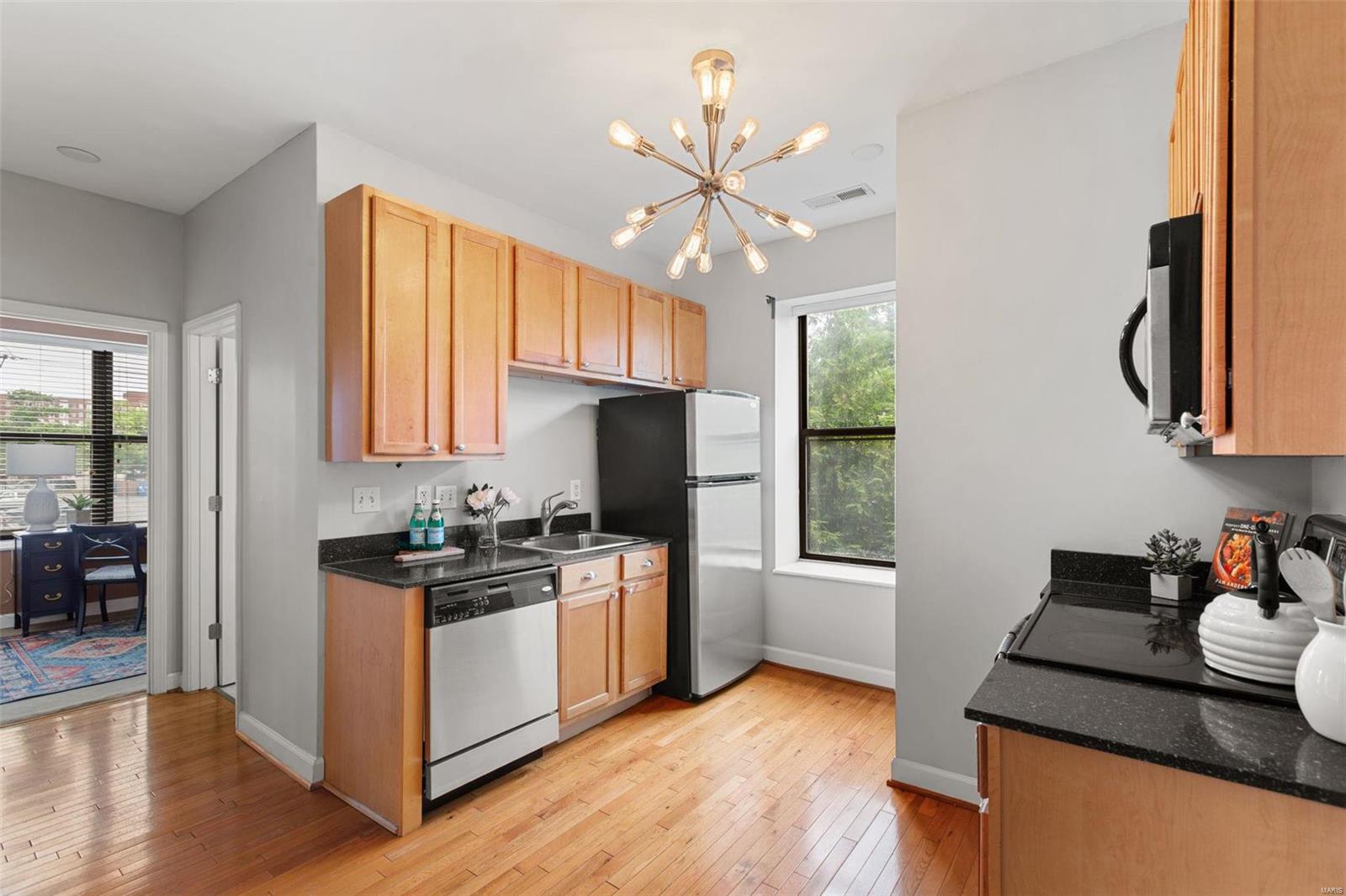 5653 Waterman Boulevard Unit: 22