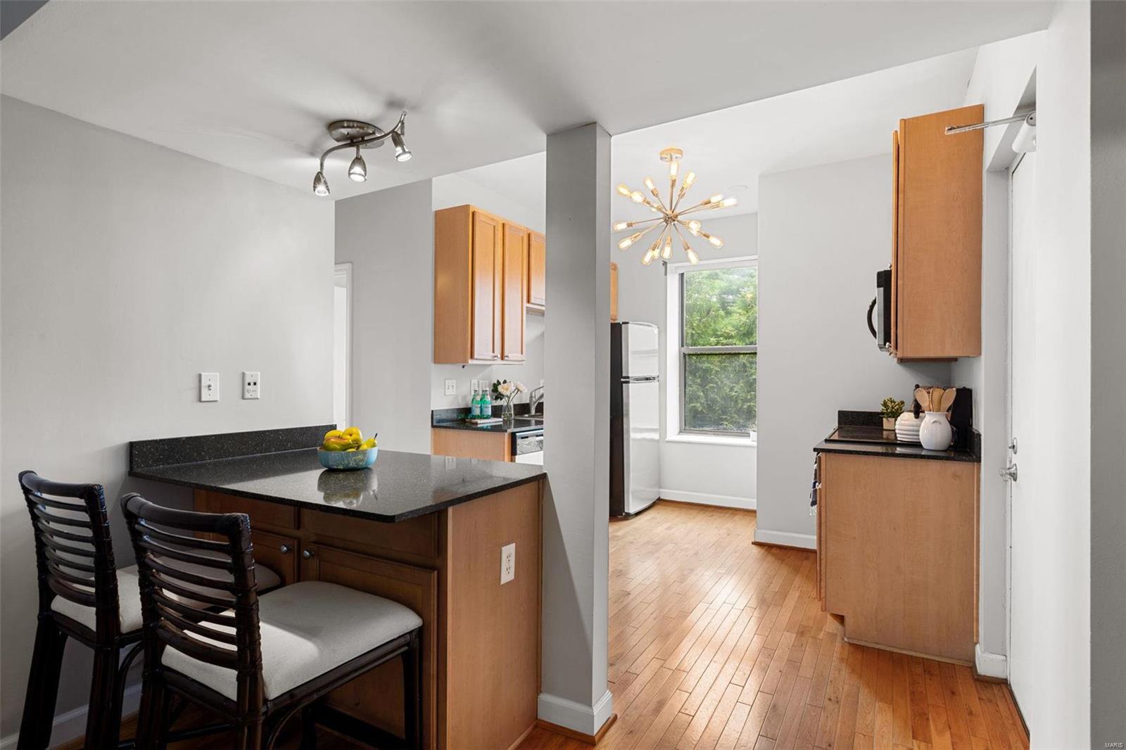 5653 Waterman Boulevard Unit: 22