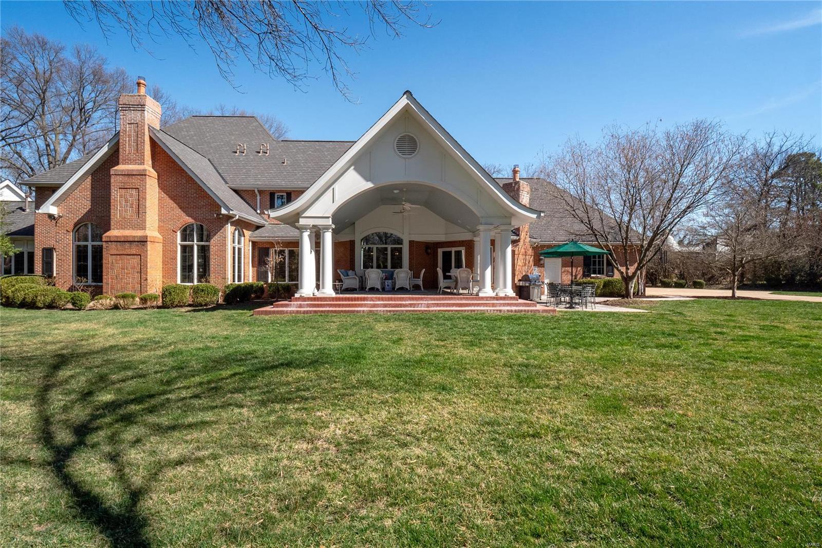 8 Huntleigh Woods