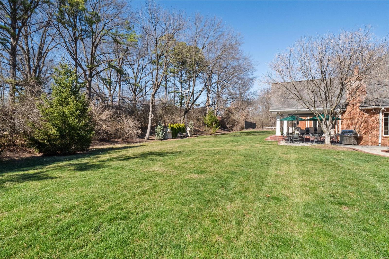 8 Huntleigh Woods