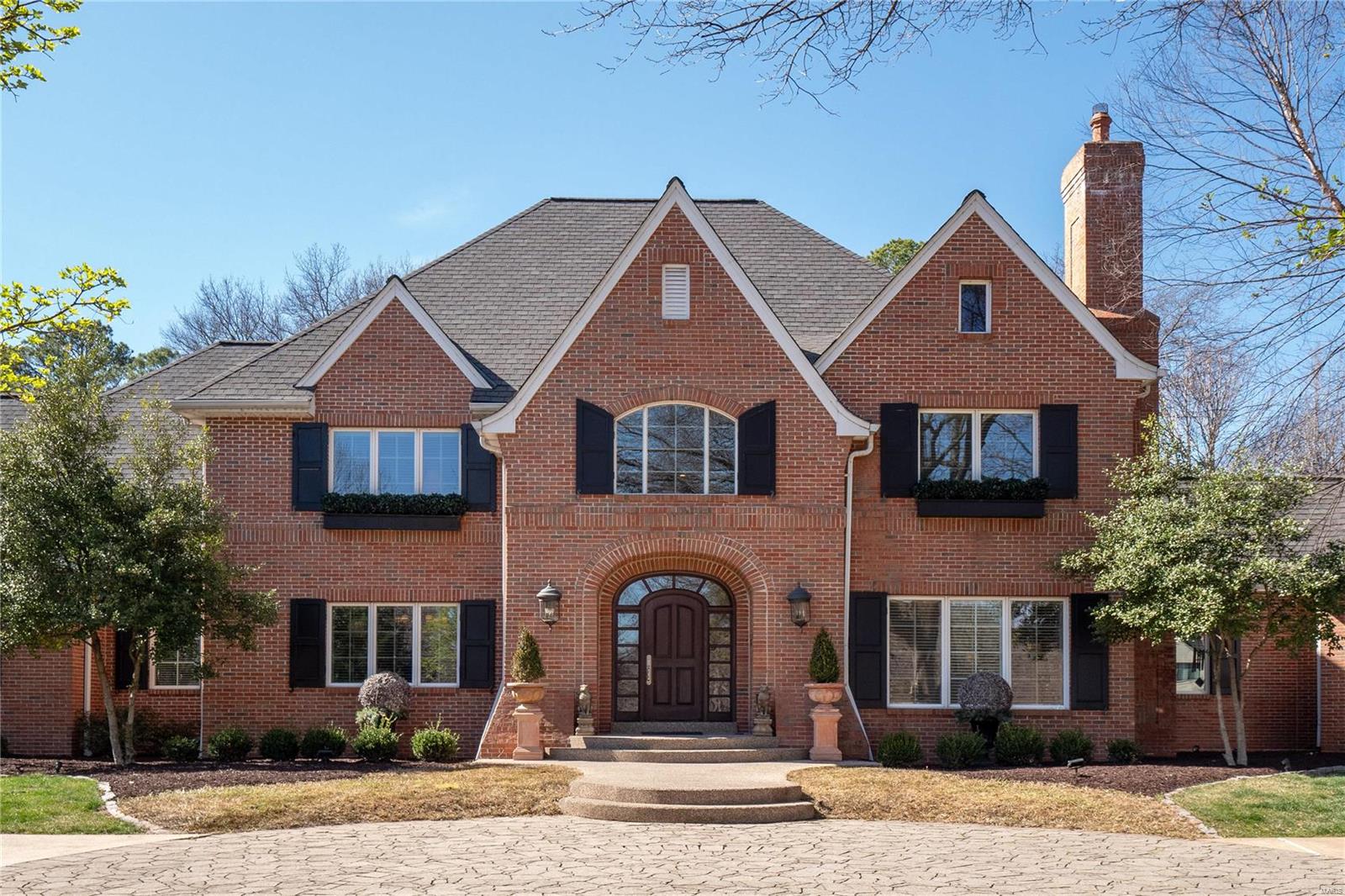 8 Huntleigh Woods