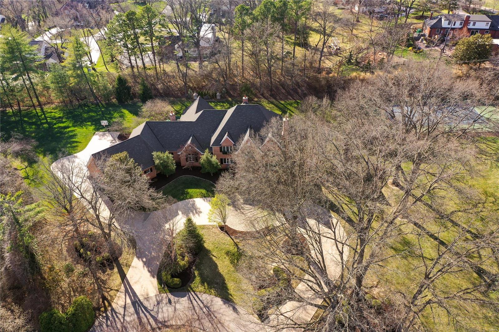 8 Huntleigh Woods