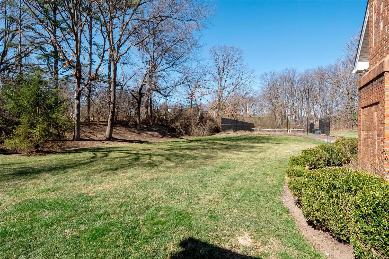 8 Huntleigh Woods