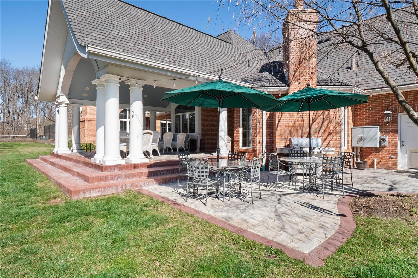 8 Huntleigh Woods