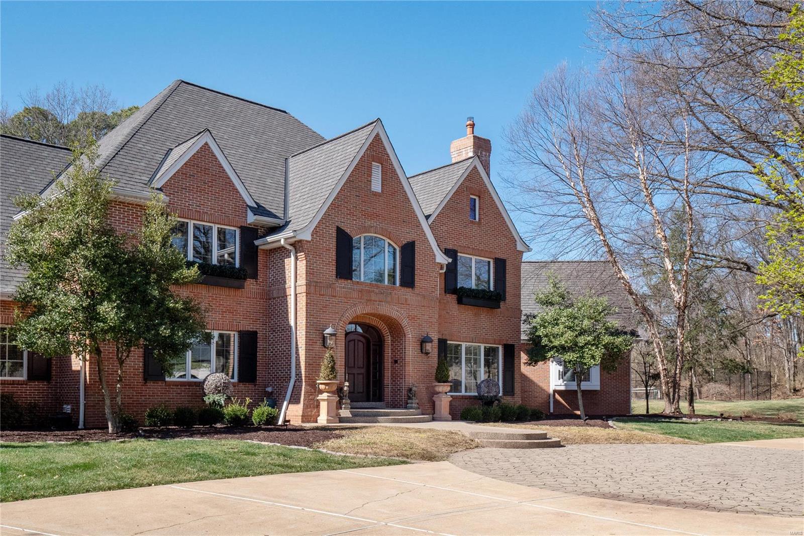 8 Huntleigh Woods