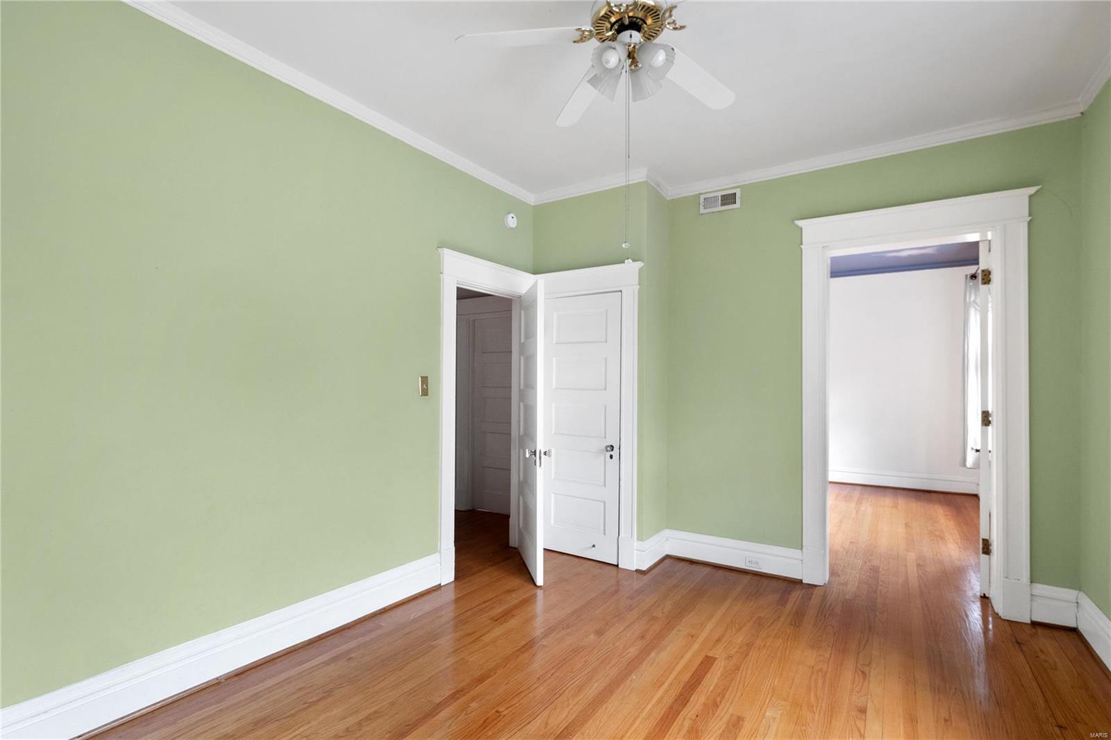 6123 Kingsbury Avenue