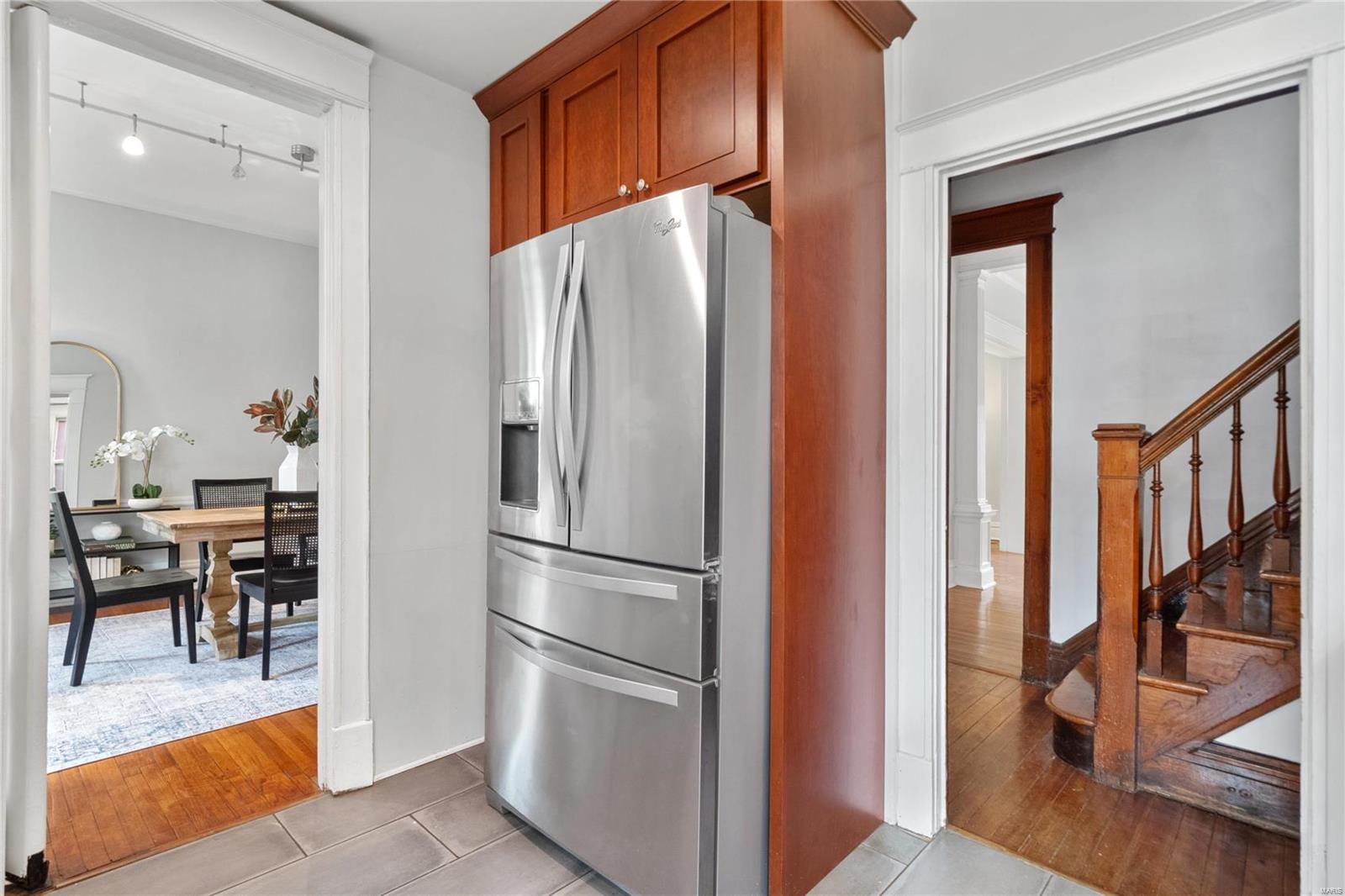 6123 Kingsbury Avenue