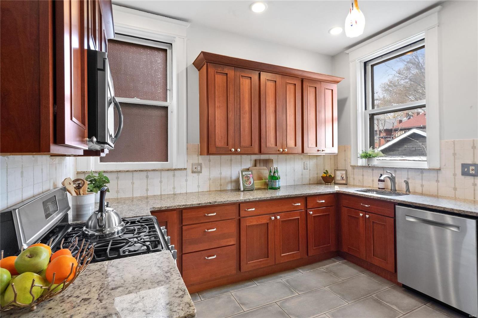 6123 Kingsbury Avenue