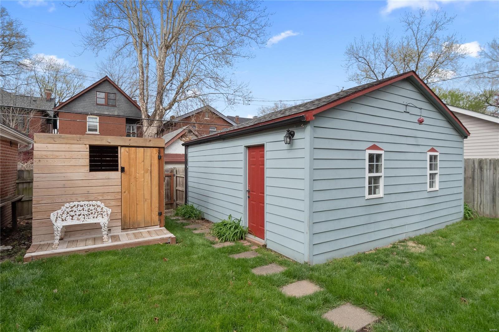 6123 Kingsbury Avenue