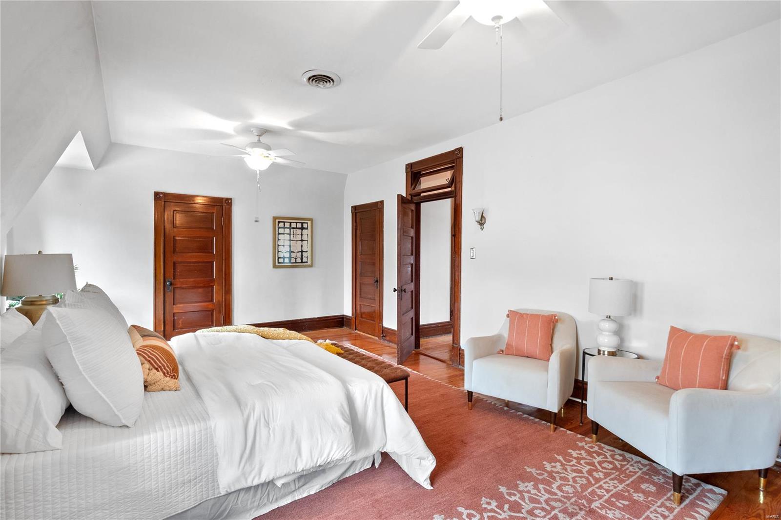 6123 Kingsbury Avenue