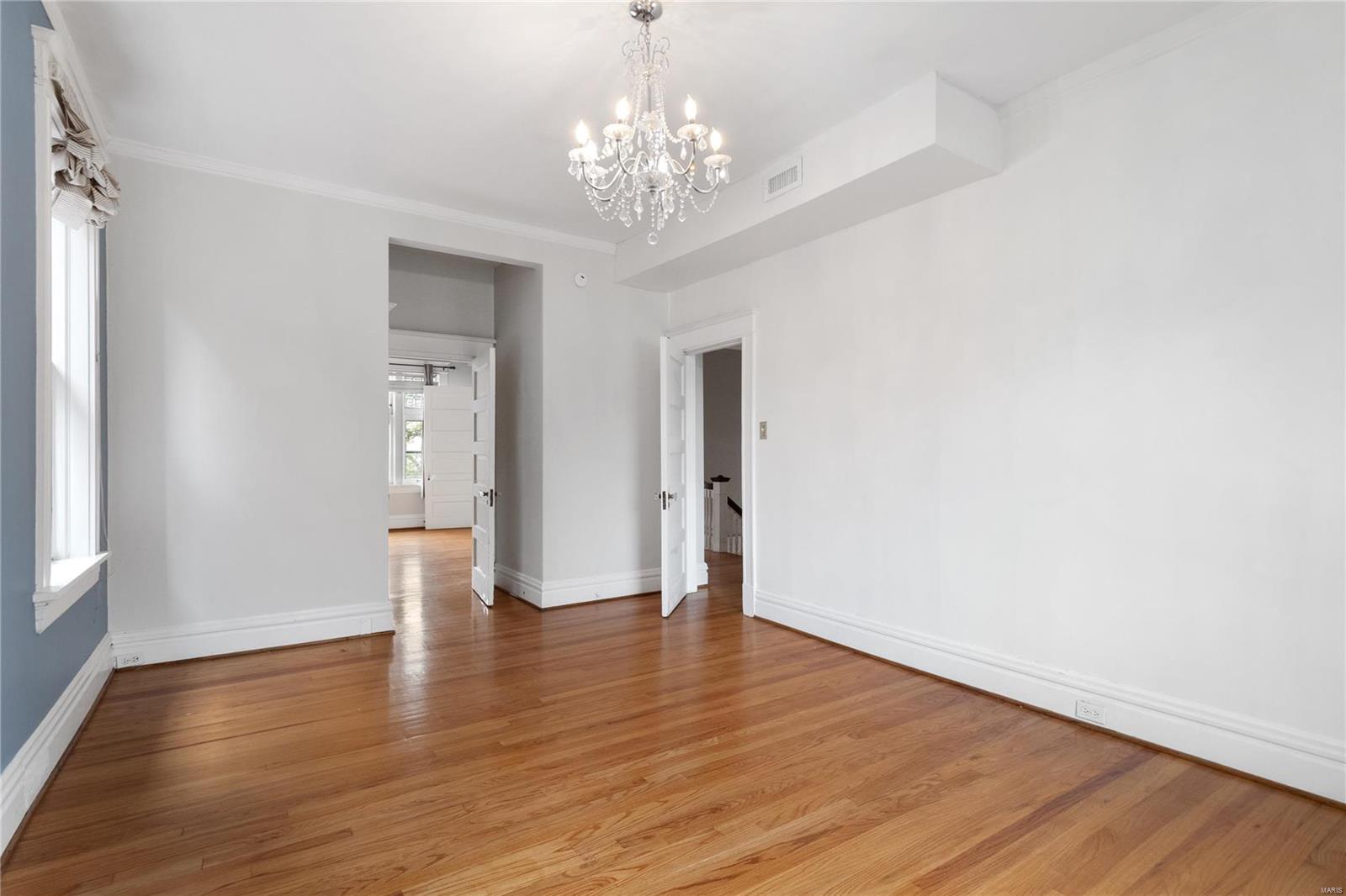 6123 Kingsbury Avenue