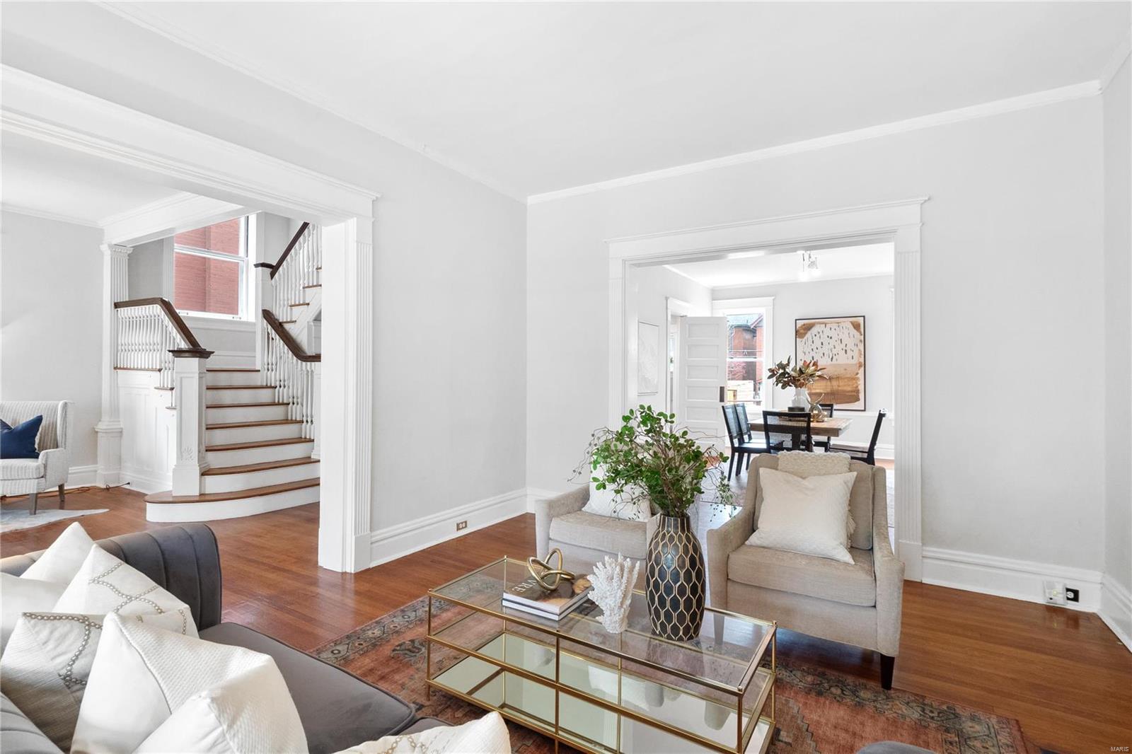 6123 Kingsbury Avenue