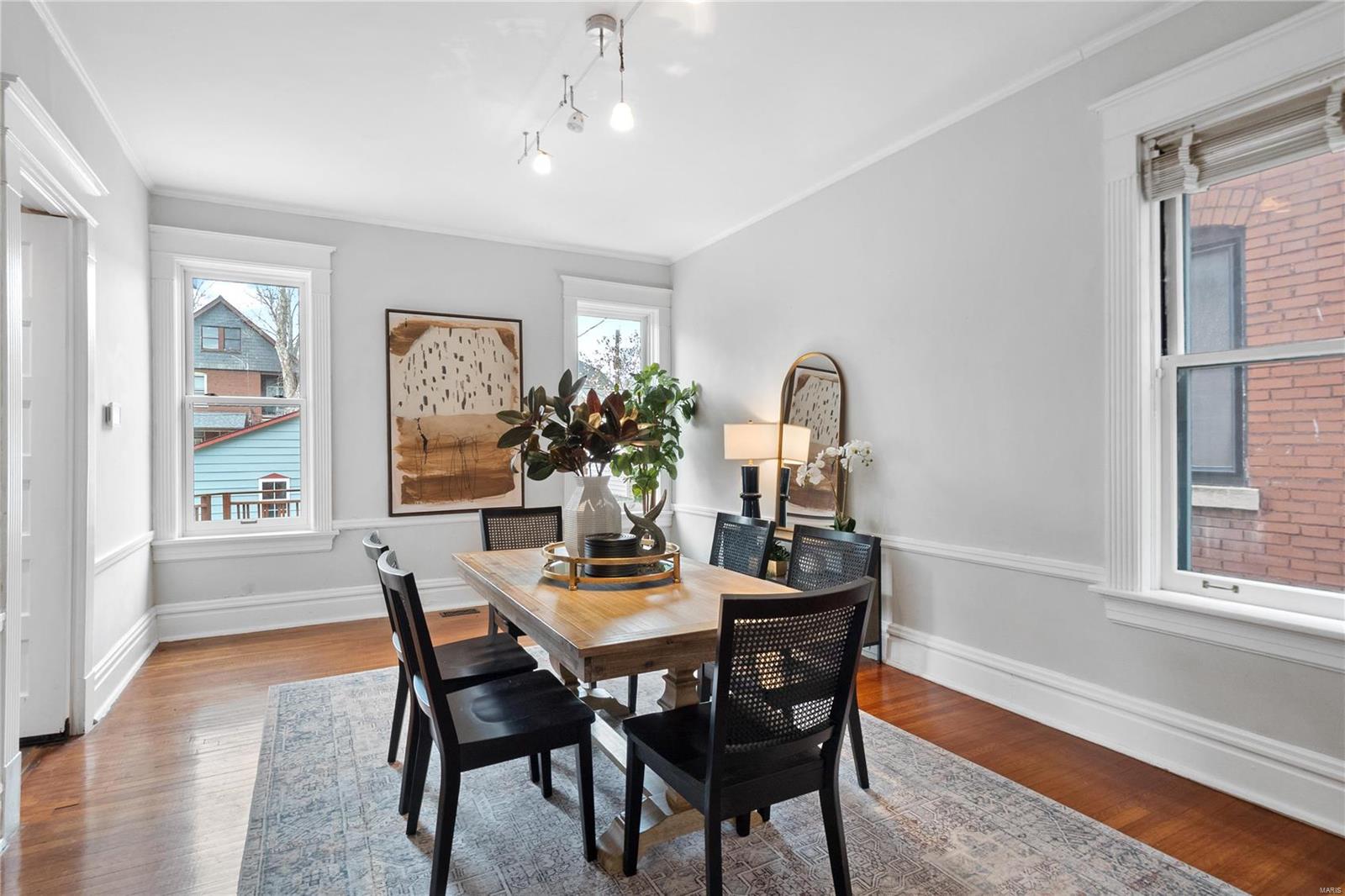 6123 Kingsbury Avenue