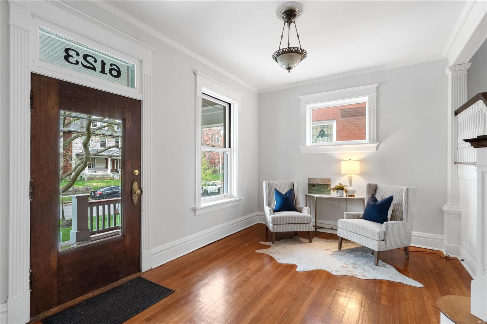 6123 Kingsbury Avenue