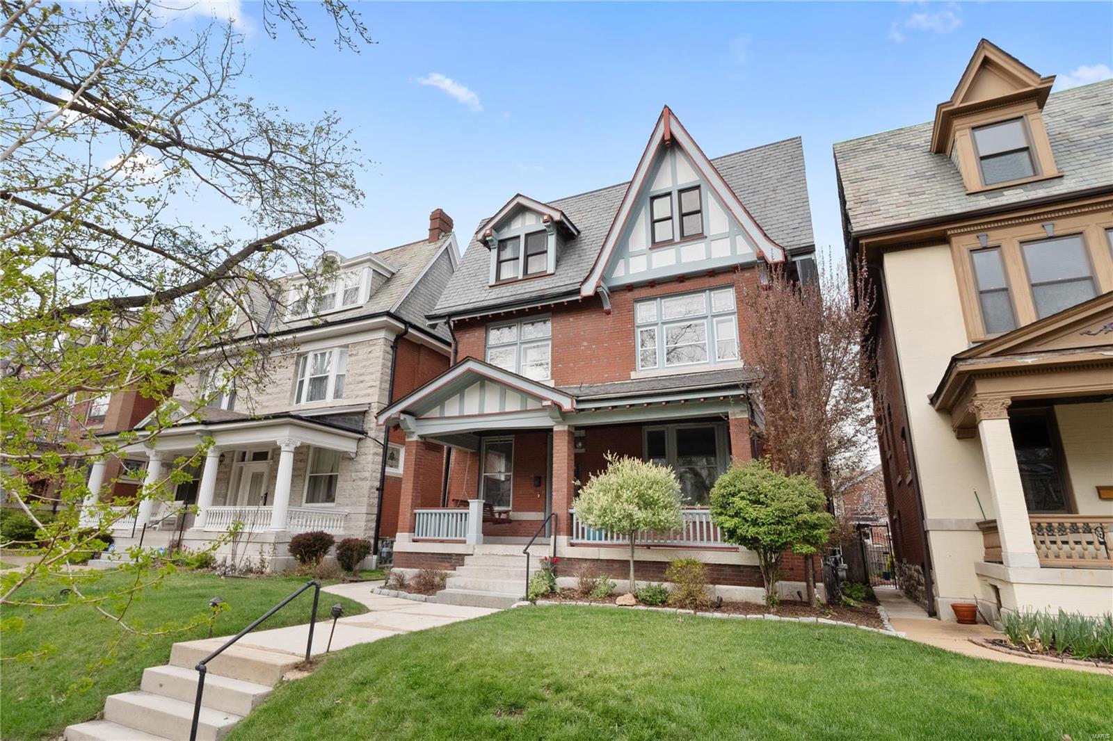 6123 Kingsbury Avenue