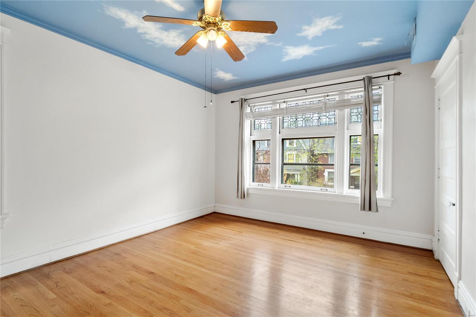 6123 Kingsbury Avenue