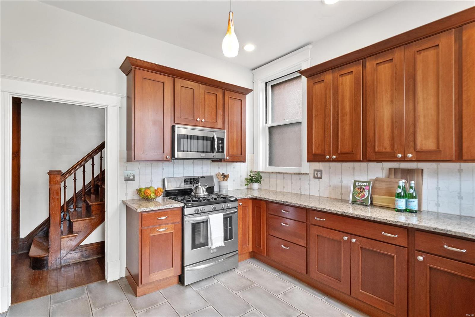 6123 Kingsbury Avenue