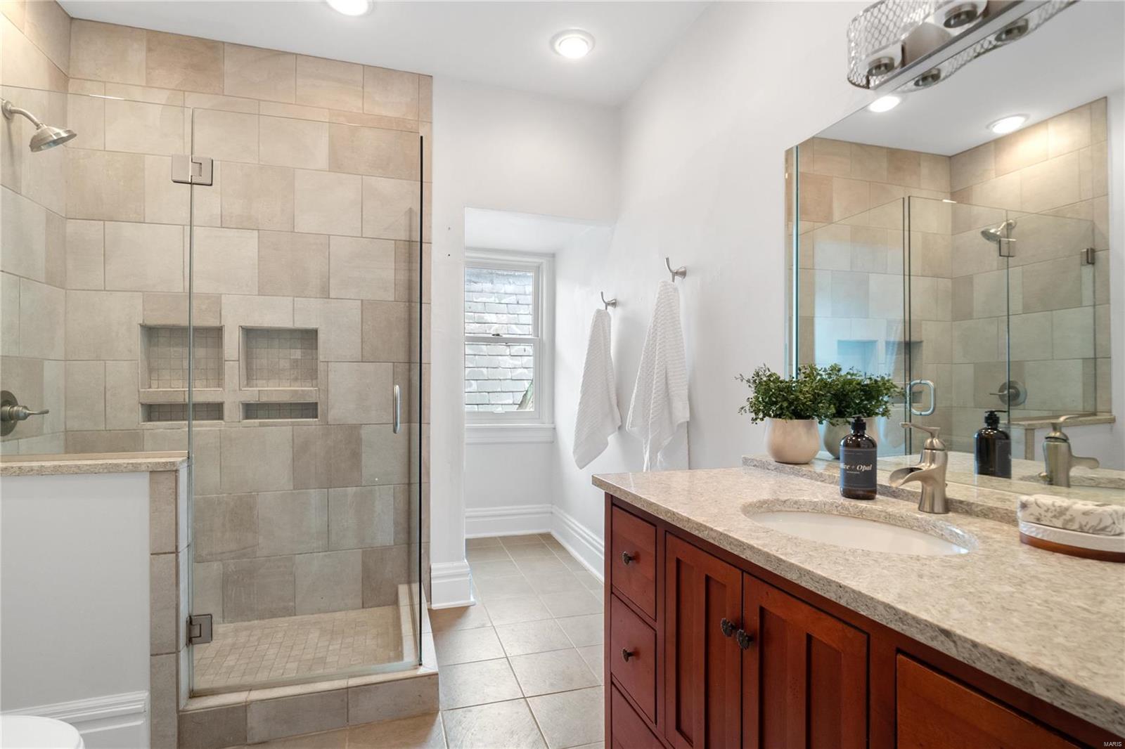 6123 Kingsbury Avenue