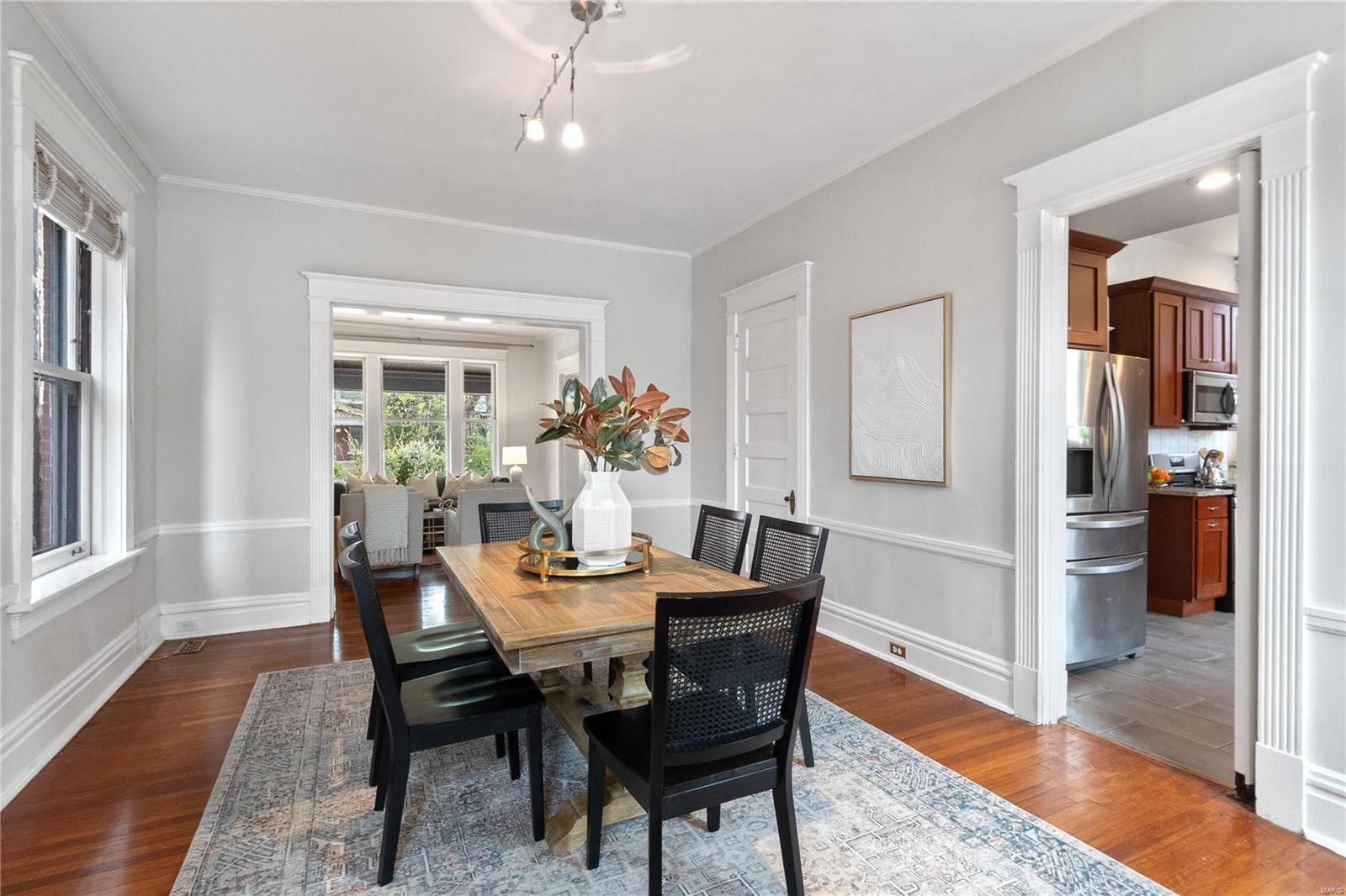 6123 Kingsbury Avenue