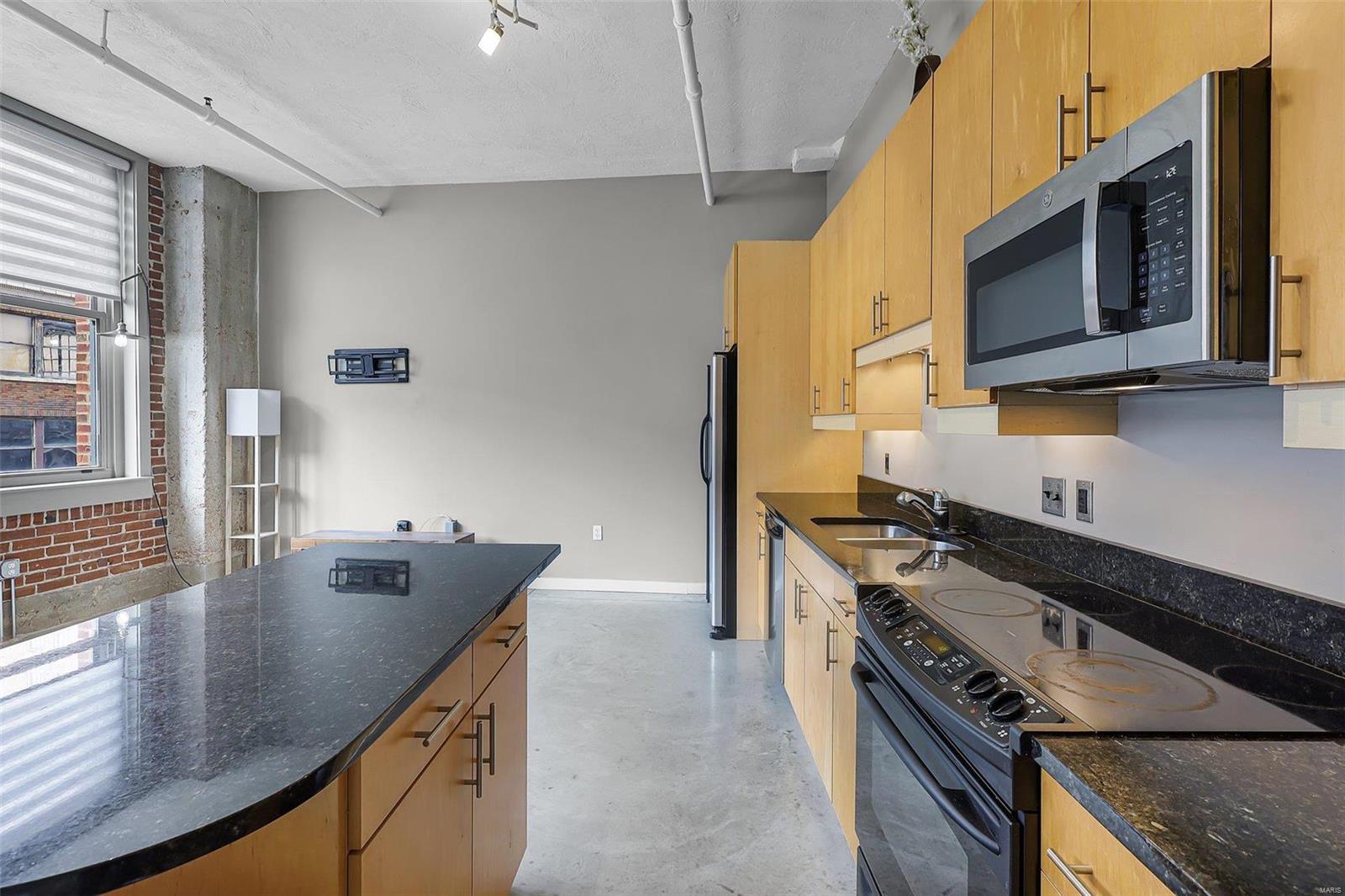 1627 Locust Street Unit: 304