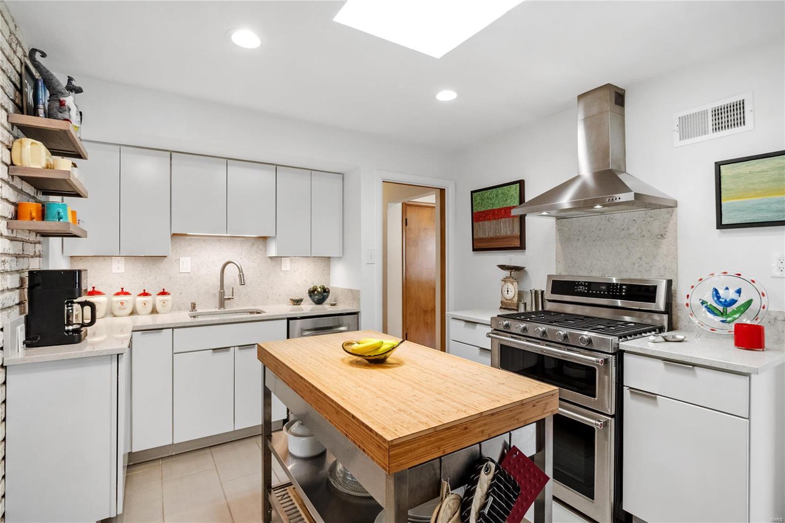 9904 Kenyon Court