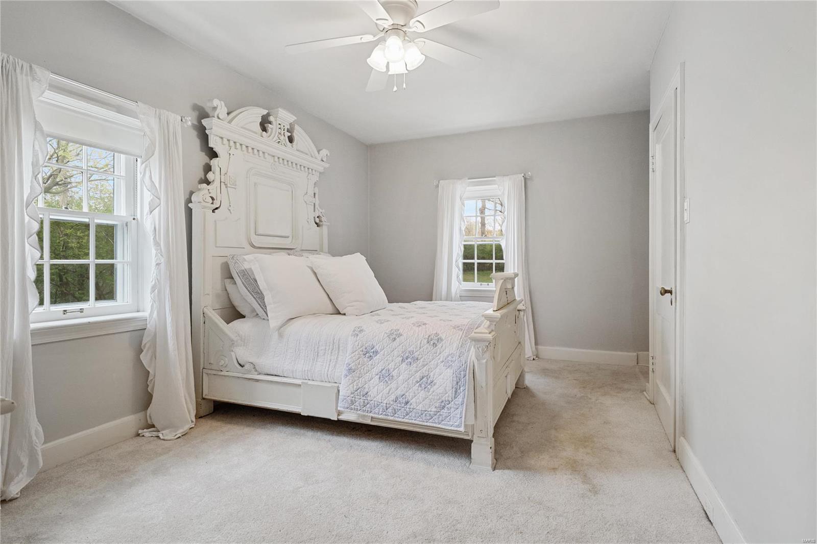 115 Hunters Grove Drive