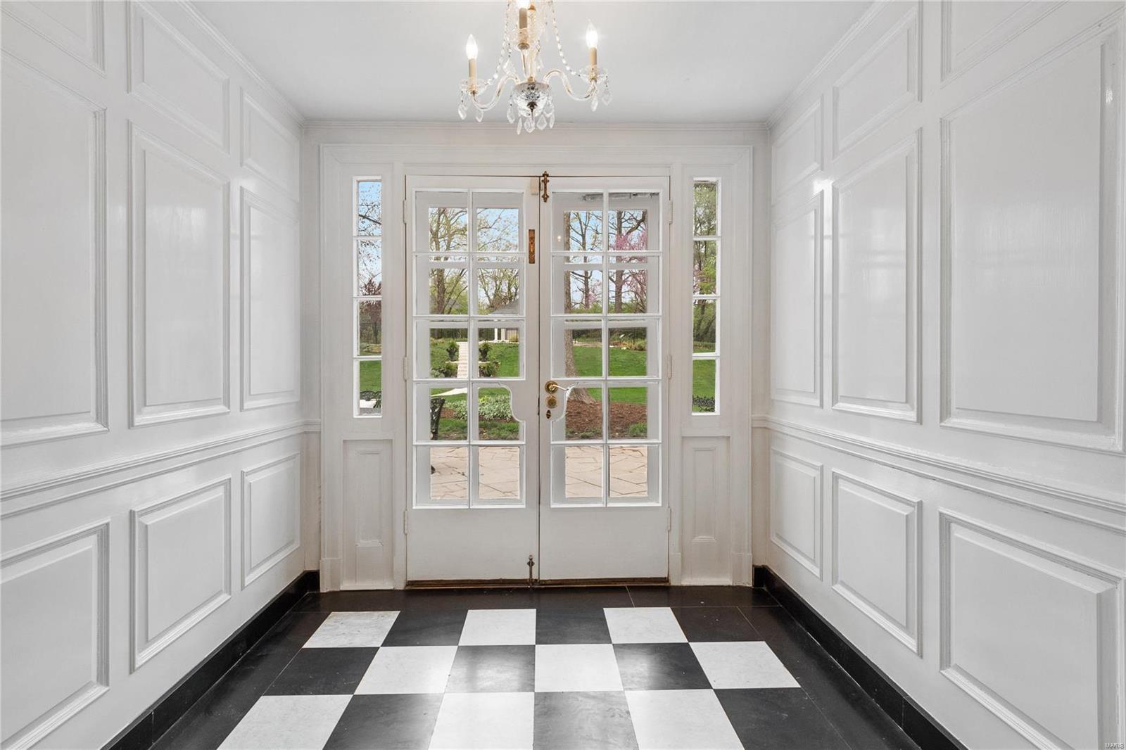 115 Hunters Grove Drive