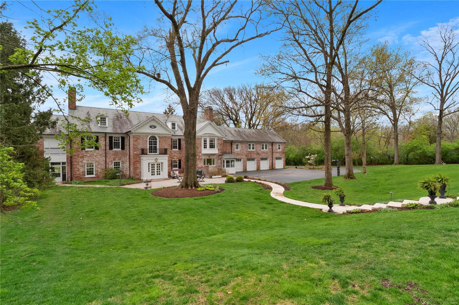 115 Hunters Grove Drive