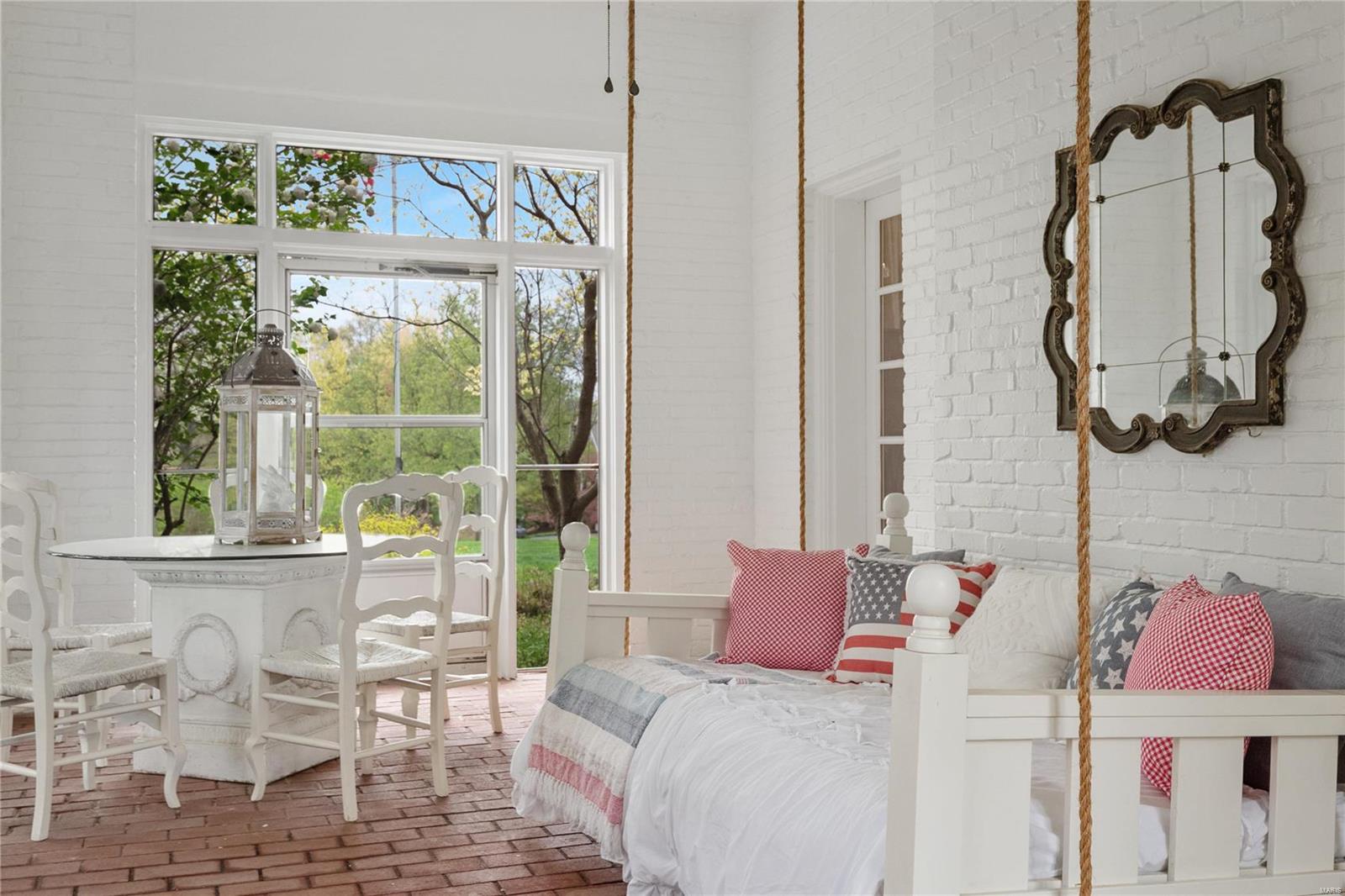 115 Hunters Grove Drive