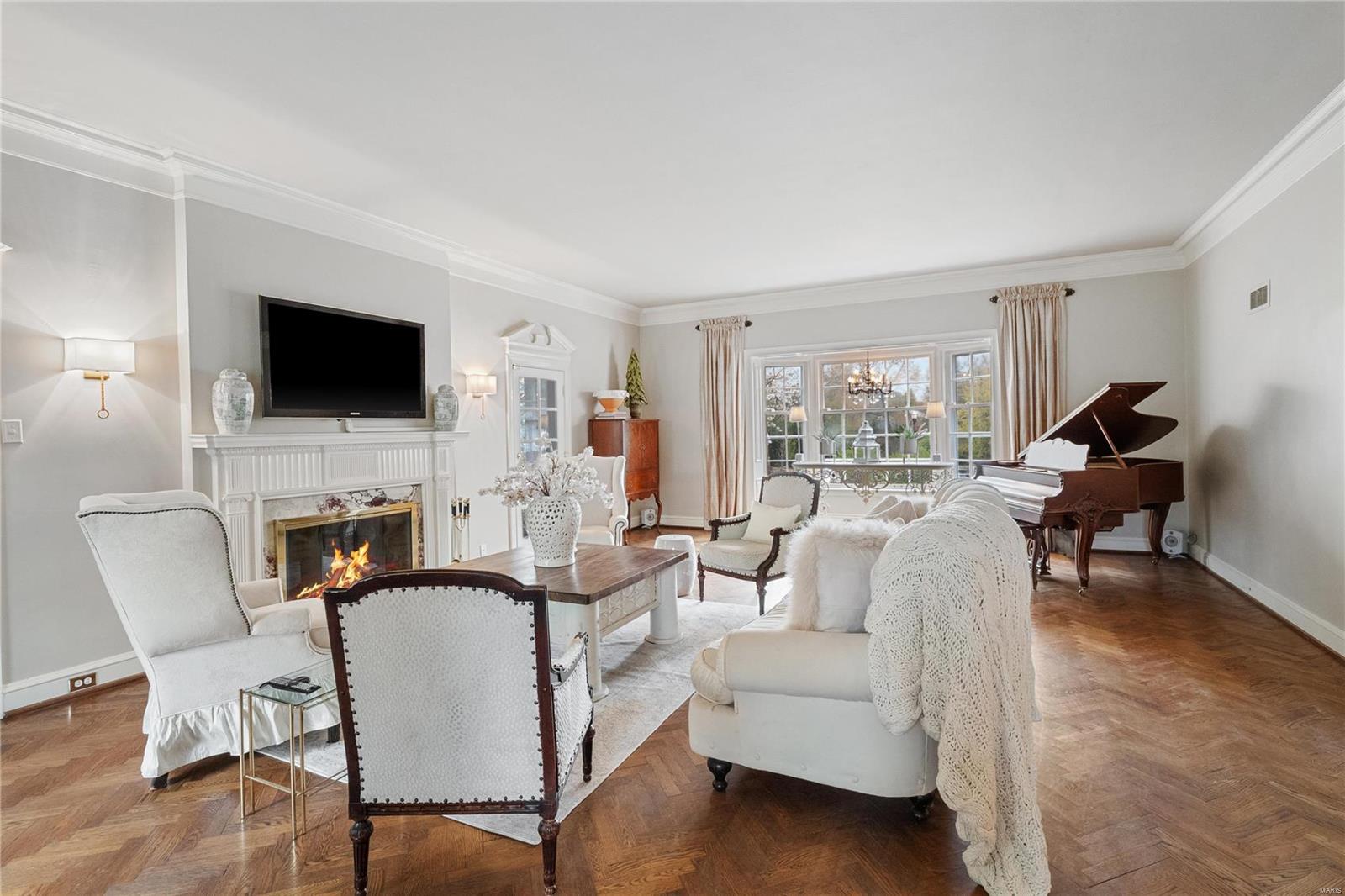 115 Hunters Grove Drive