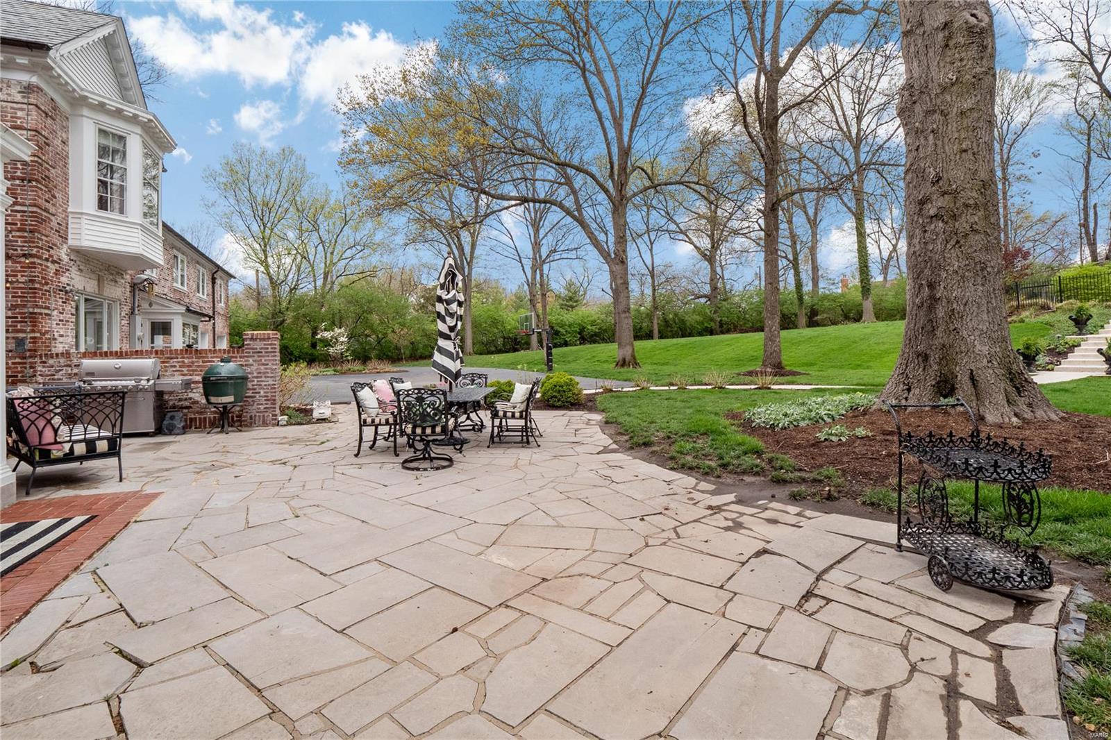 115 Hunters Grove Drive