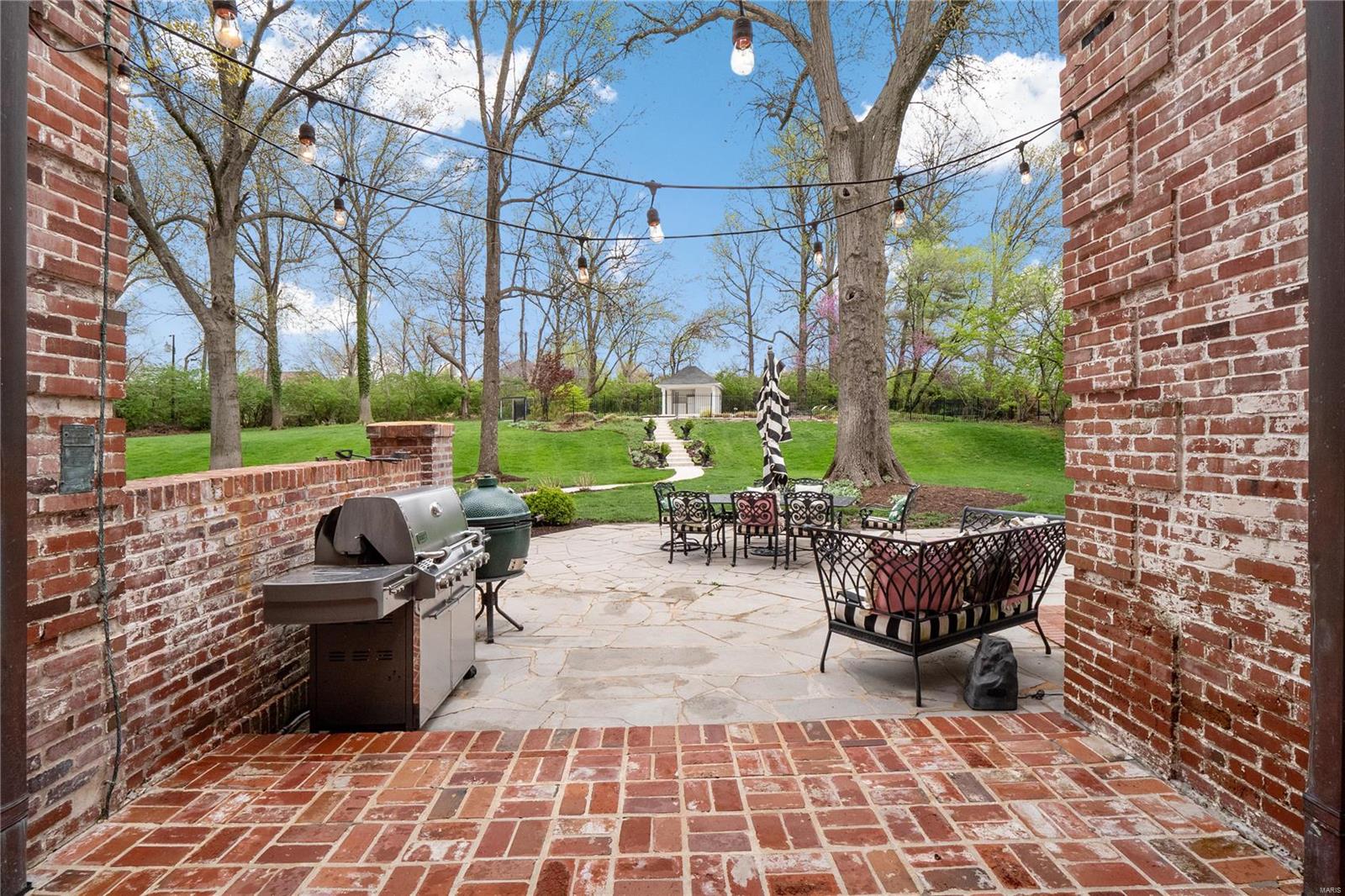 115 Hunters Grove Drive