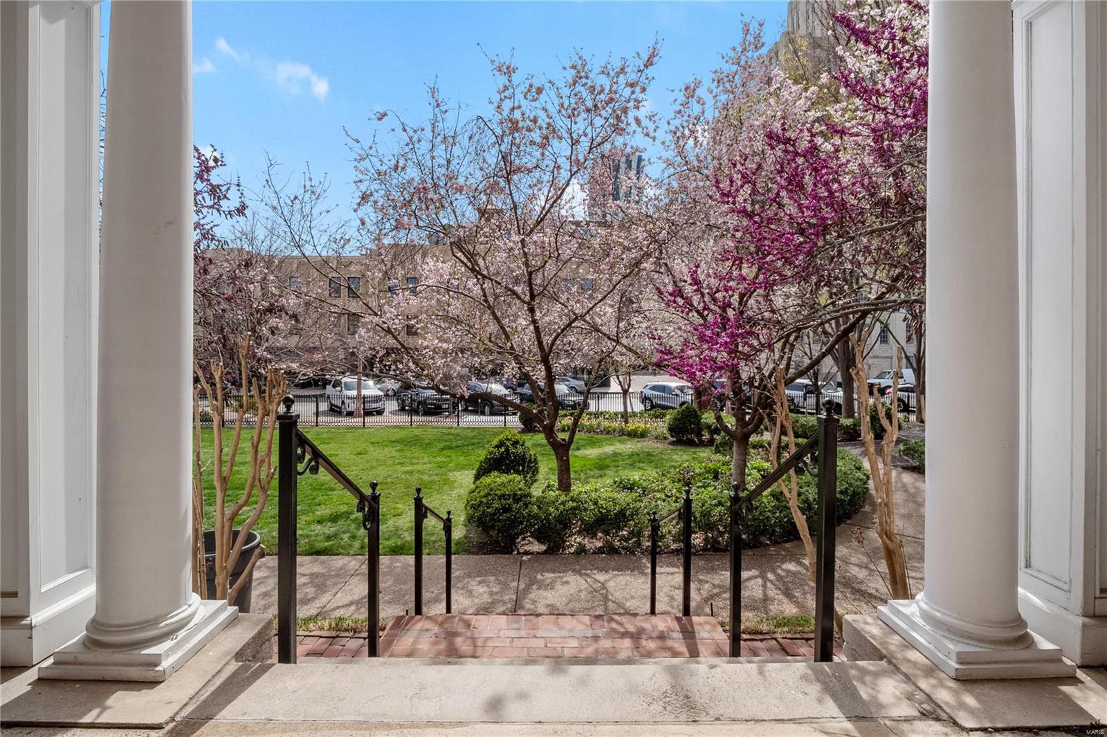 55 Maryland Plz Unit: 2E