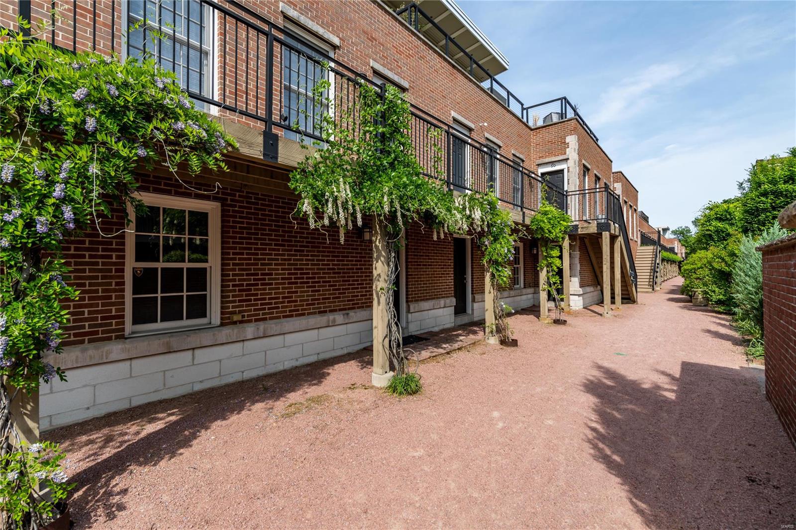 55 Maryland Plz Unit: 2E