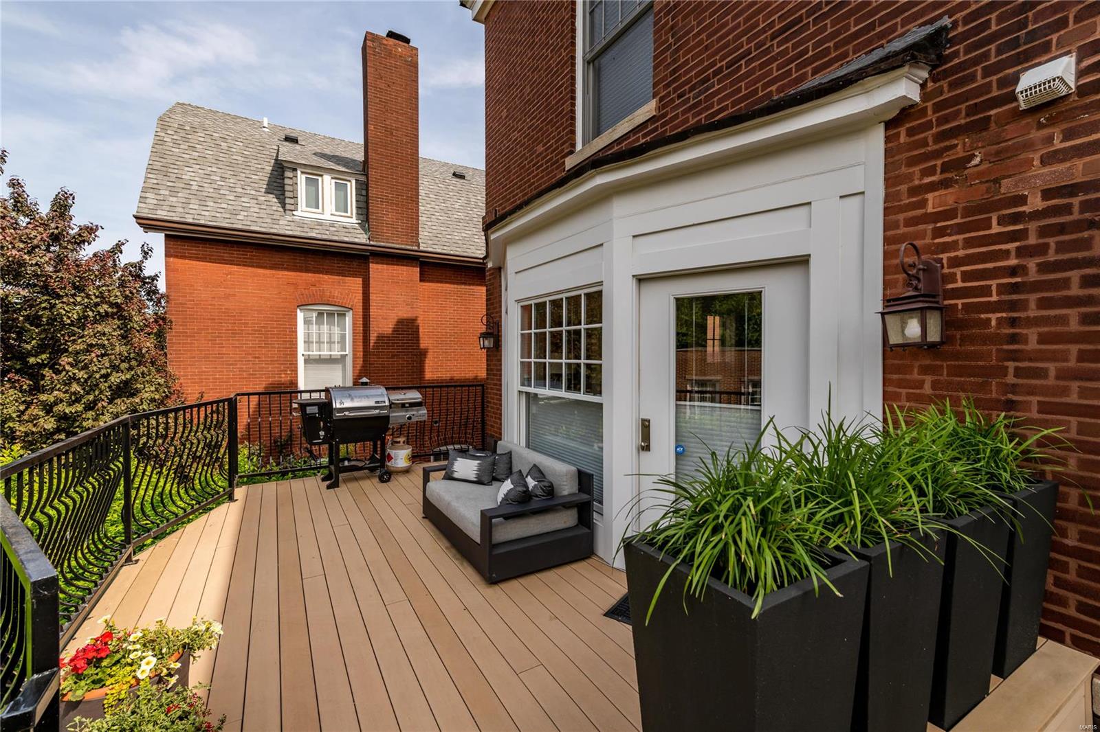 55 Maryland Plz Unit: 2E